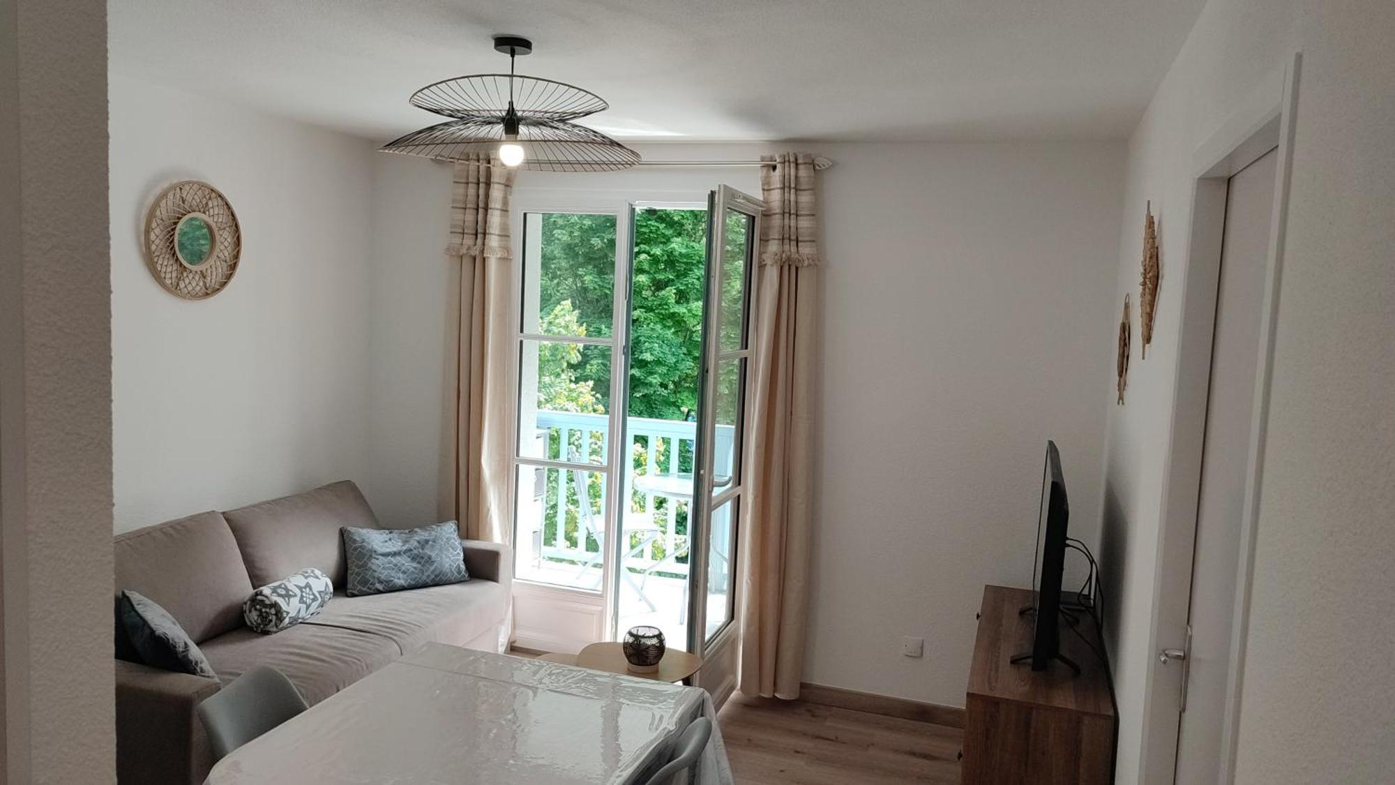 Charmant Appartement 4 Pers,Vue Montagne Avec Parking Prive Et Balcon كوتيريه المظهر الخارجي الصورة